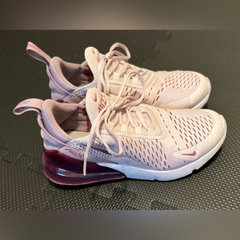 Nike Women’s Air Max 270 size 7. Barely Rose/Vintage